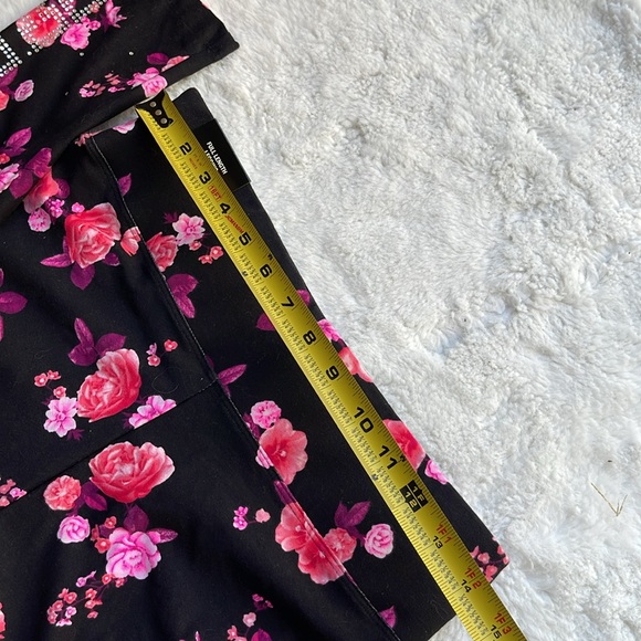 Victoria’s Secret Pink yoga full length floral leggings - Picture 12 of 12